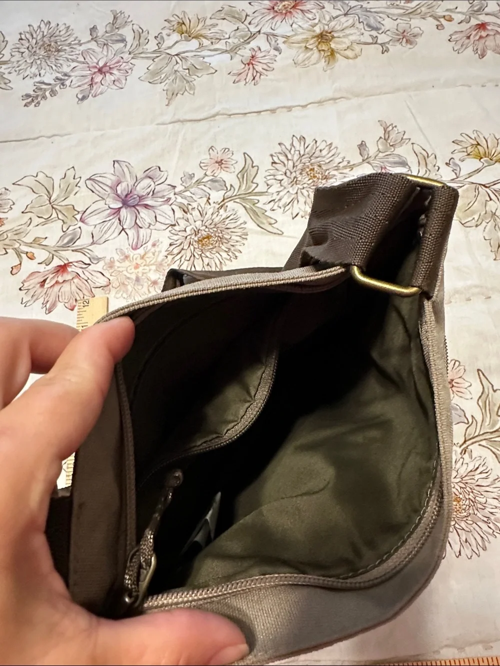Dakine Taupe Brown Crossbody Messenger Bag with Dark Brown Strap